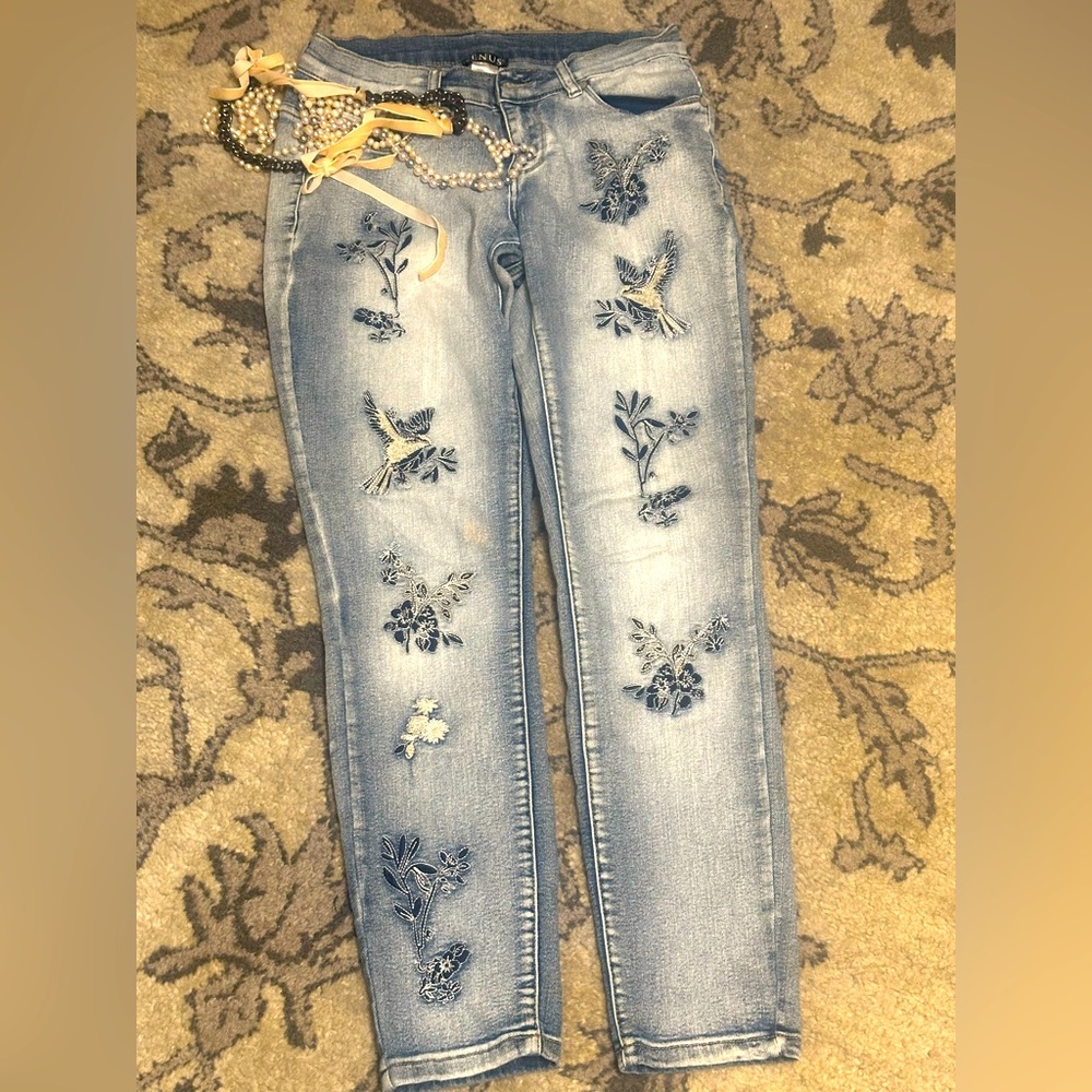 Venus emroidered birds jeans
